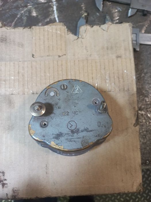 Автомобильные часы на Волгу