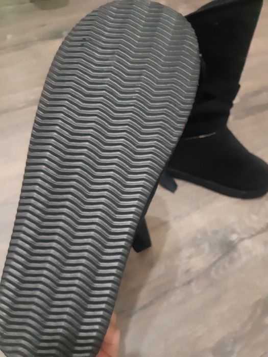 Продам б/у и новые угги