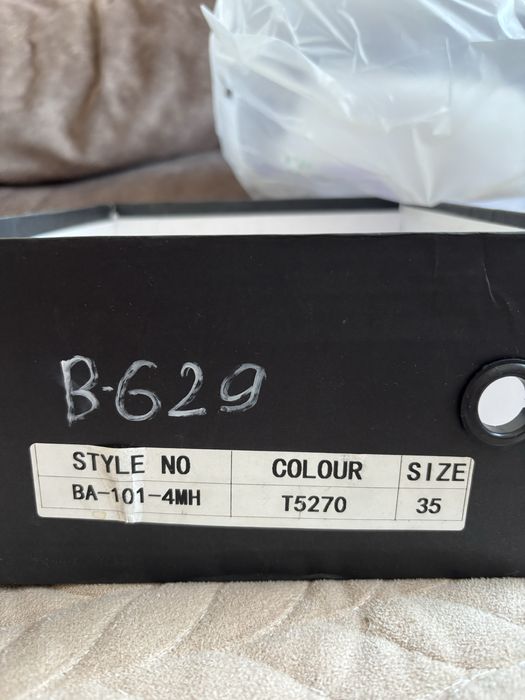 Продам осенне весенние ботинки 35 размера