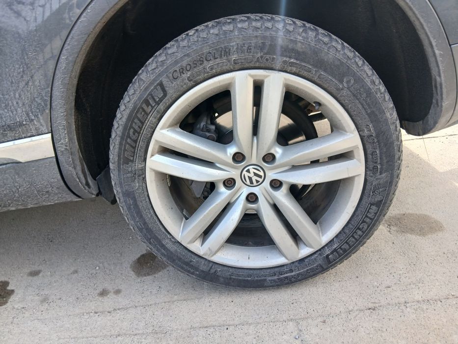 VW Touareg V6 3.0 TDI,CRC мотор ,245 к.с.,60 броя на части