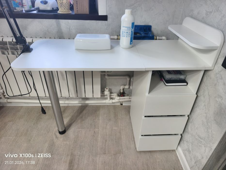 Продам стол маникюрный с Оптимакс проф и лотком