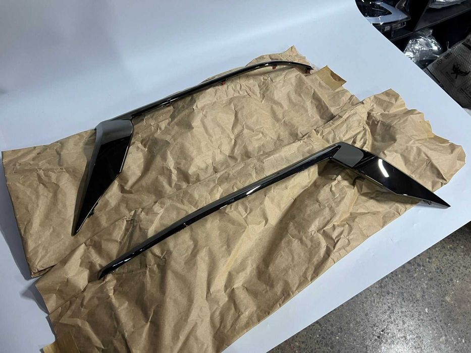 Молдинг фары LC Prado 150