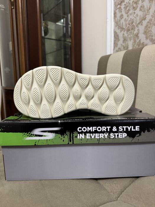 Оригинал кроксы и сланцы от бренда SKECHERS USA