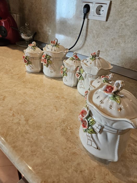 Кухненски бурканчета за захар, кафе и др