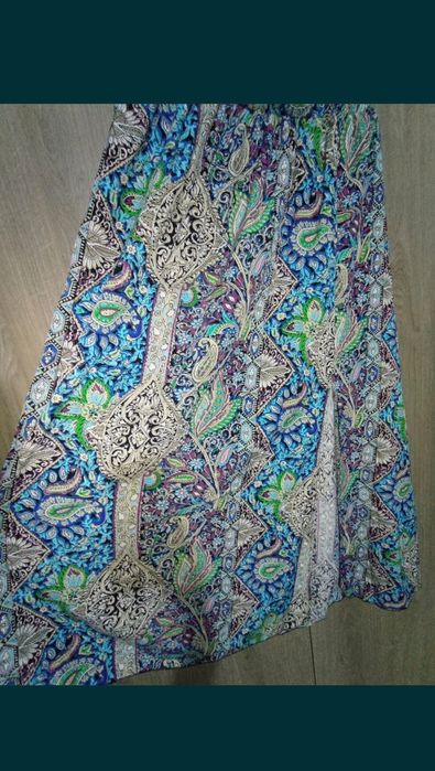 Fusta colorata de vara L disponibila