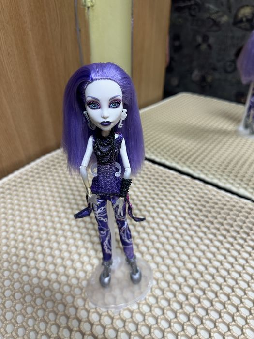 Кукла  монстр хай!