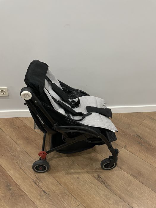 Коляска легкая maclaren atom