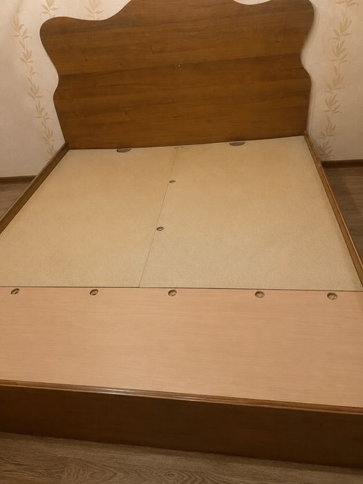 Продам кровать с 2 тумбами