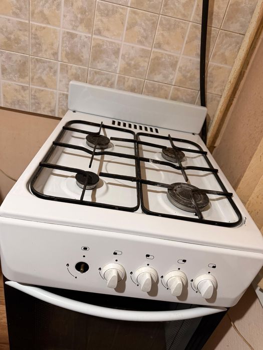 Продам газ плиту