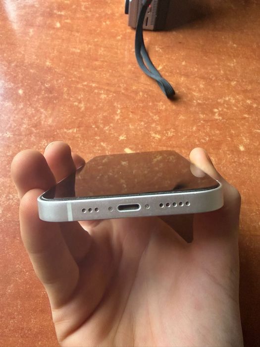 Iphone 13 in stare perfecta de functionare, sanatate baterie 87%