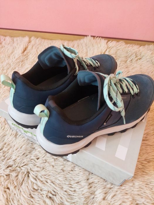 Дамски непромокаеми туристически обувки за планински преходи mh500, си