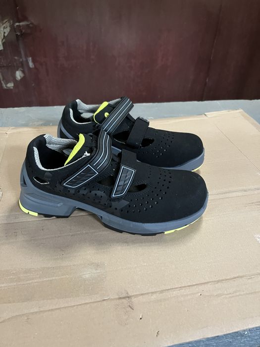 Vand sandale protectie Uvex marimea 43