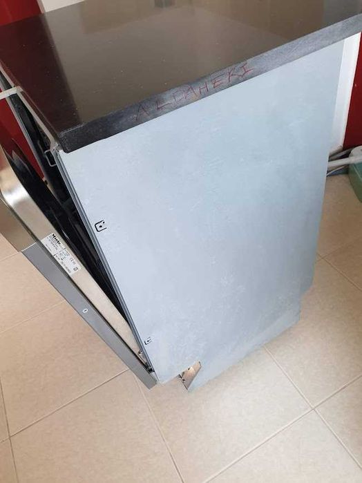 XXL Съдомиялна Miele - Auto Open - 14 Комплекта - Пълно Вграждане 60см