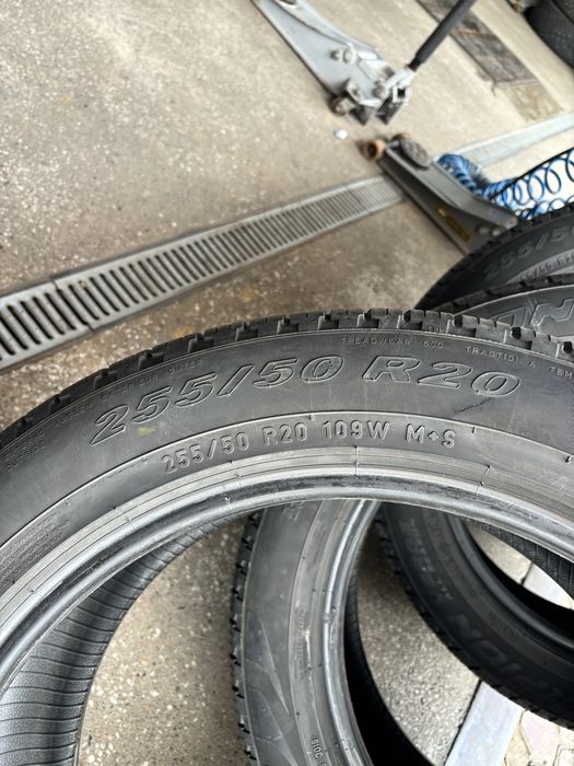 Продам комплект Pirelli 255/50/20