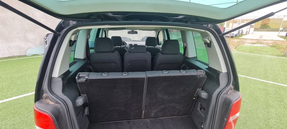 Dezmembrez/Dezmembrari / Piese /Accesorii Vw Touran,BLS,BKC