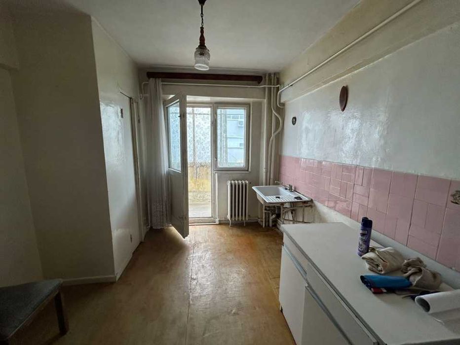 Etaj 2! Apartament 2 camere decomandat, Plantelor.