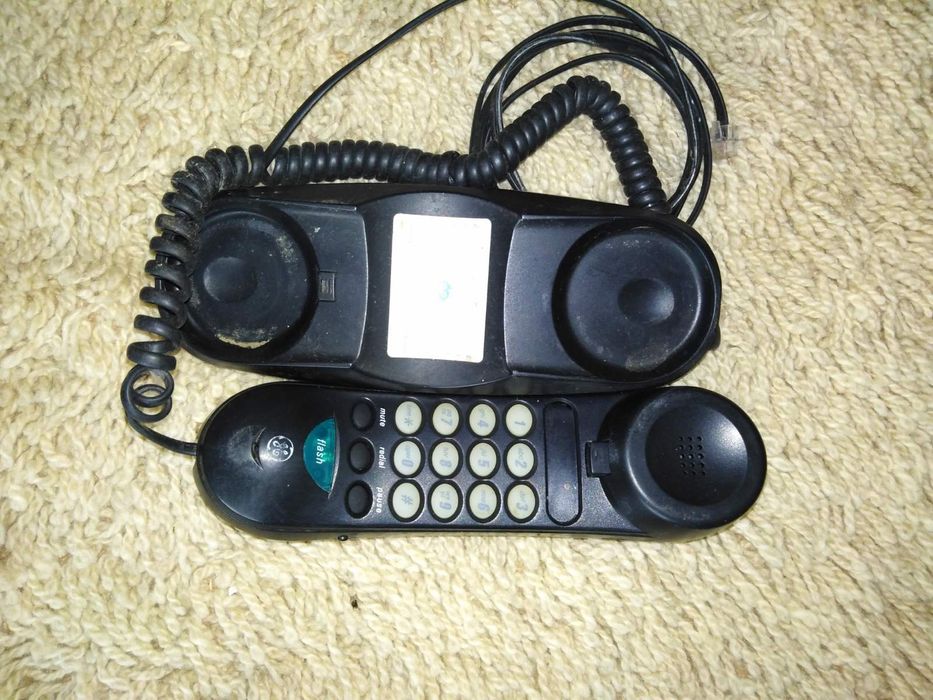 Стари телефони и домофон