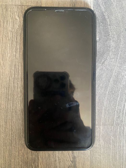 iPhone 11 черного цвета
