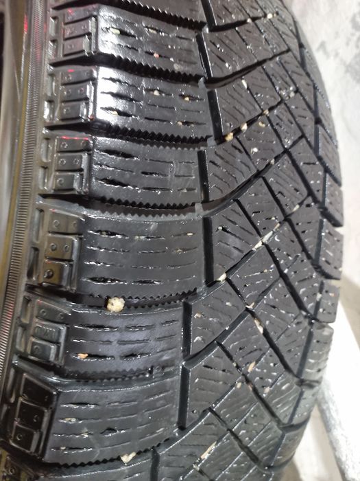 Зимние шины PIRELLI липучки 235/65/18