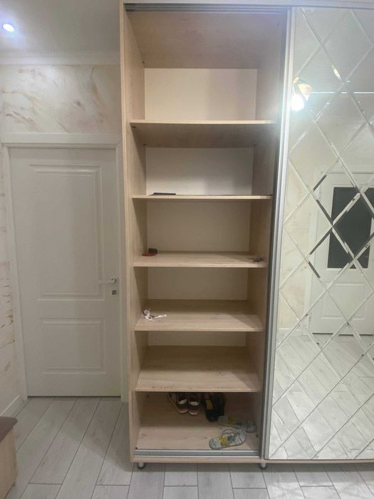 Продаётся шкаф для прихожей 60к