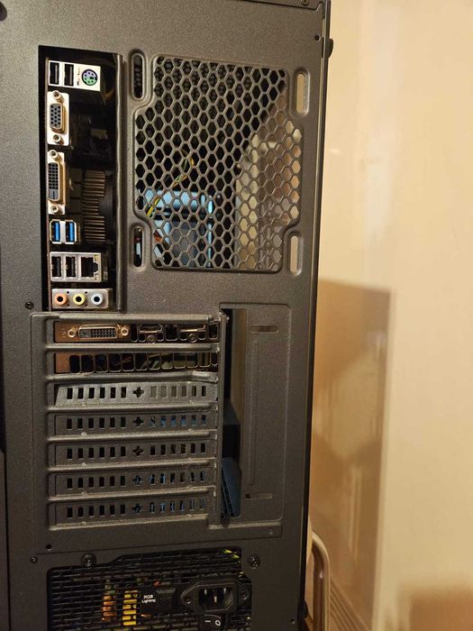 PC Desktop fără unitate de stocare