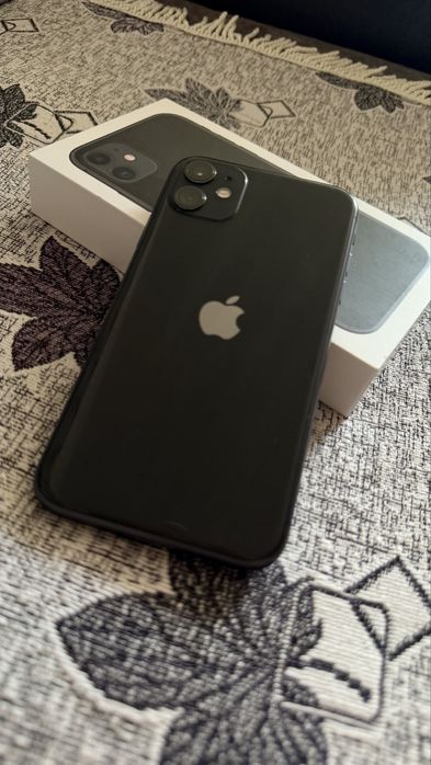iPhone 11, в хорошем состоянии