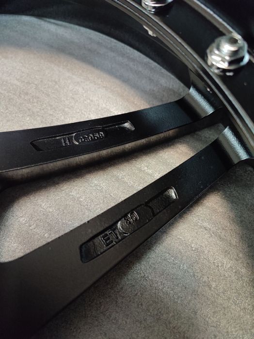 Джанти 19 цола 5x120, 74,1/ 72,6, за BMW с гyми Kumho 255/35/19