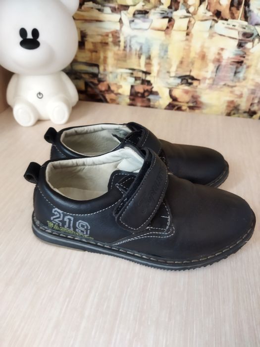 Продам детскую обувь