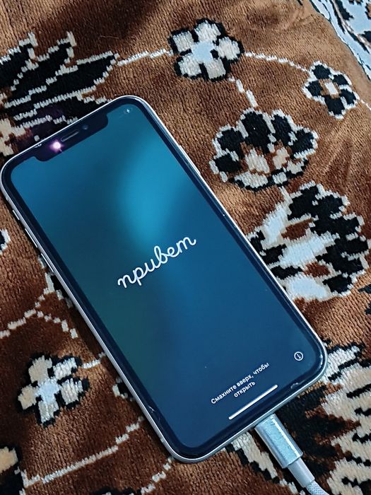 Айфон хр с зарядкой