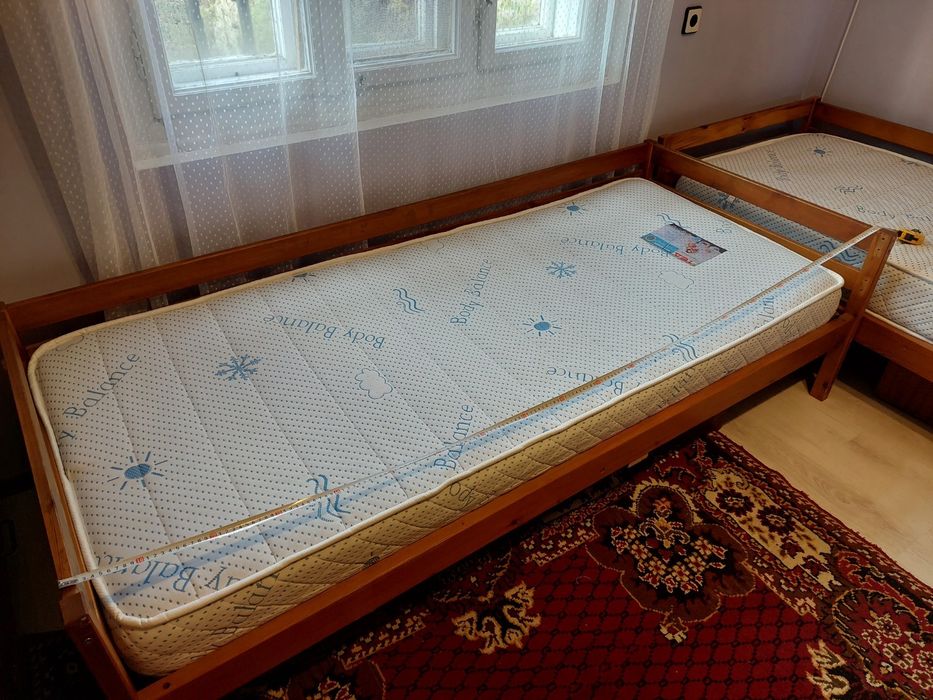 Продавам легла и матраци
