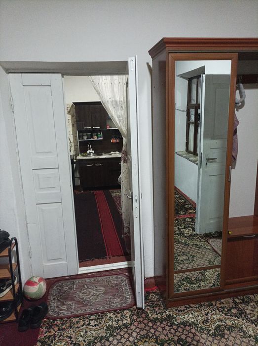 Уй сотилади 6сот сув газ свет ваифаи бор