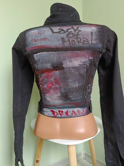 Дамско дънково яке – ръчна изработка с персонализиран диза