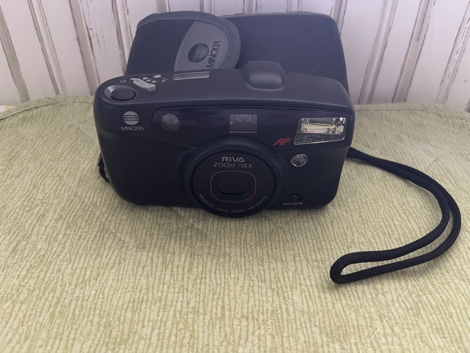 Продава фотоапарати