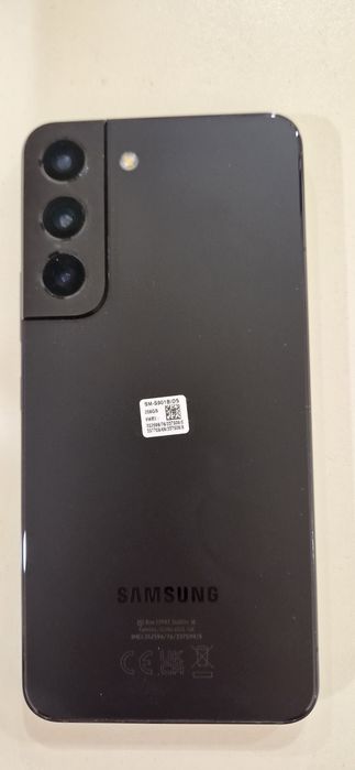 Продавам Samsung S22