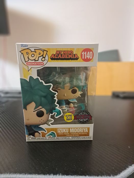 Funko pop Izuku Midoriya deku, glow in the dark special edition