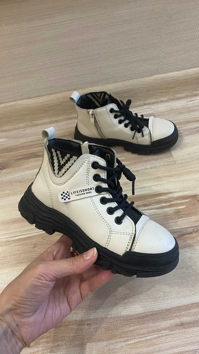 Продам ботиночки осень для девочки р.31