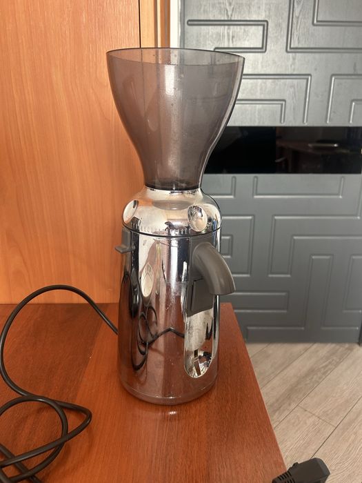 Кофемолка Simonelli