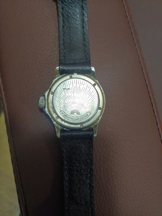 Продам механические часы.