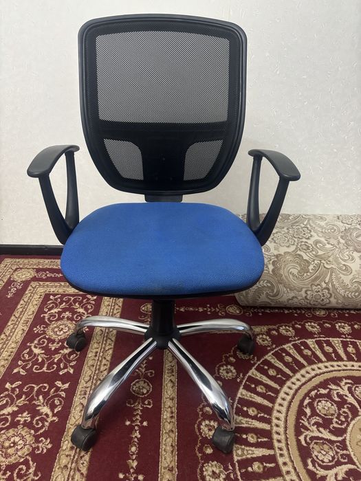 Продам офисное кресло