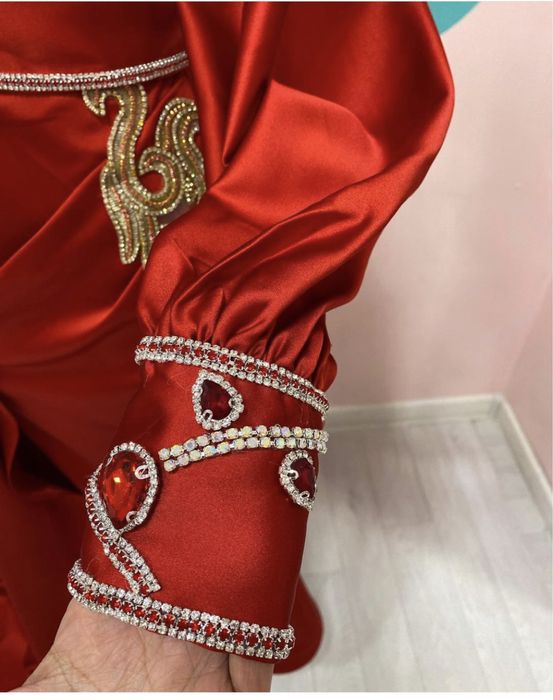 Вечернее женское платье