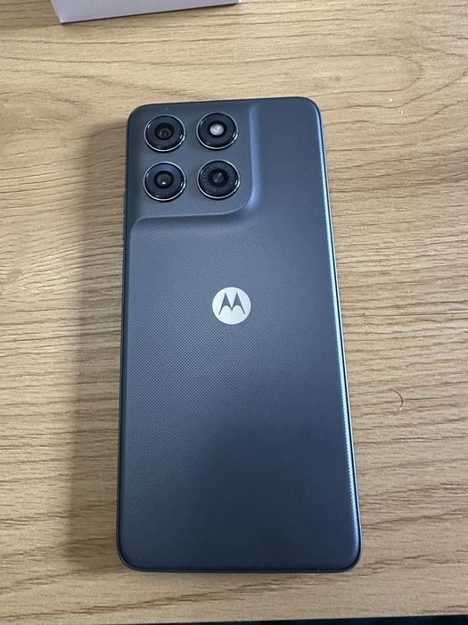 ЧИСТО НОВ Motorola Moto G37