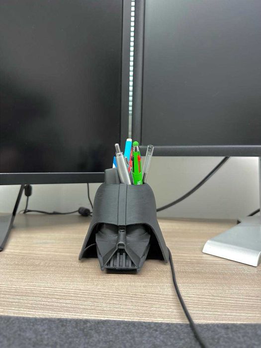 Suport creioane Darth Vader – print 3D