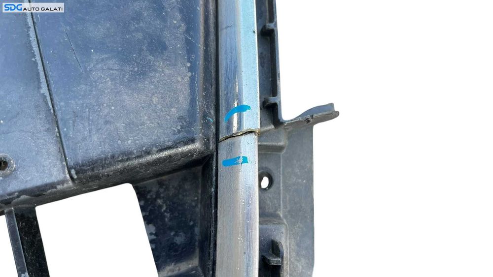 Grila Centrala cu Emblema Sigla de pe Bara Spoiler Fata Audi A5 Sportback 2008 - 2011 Cod 8T0853651B (Urechi de Prindere Lipsa) [L5338]