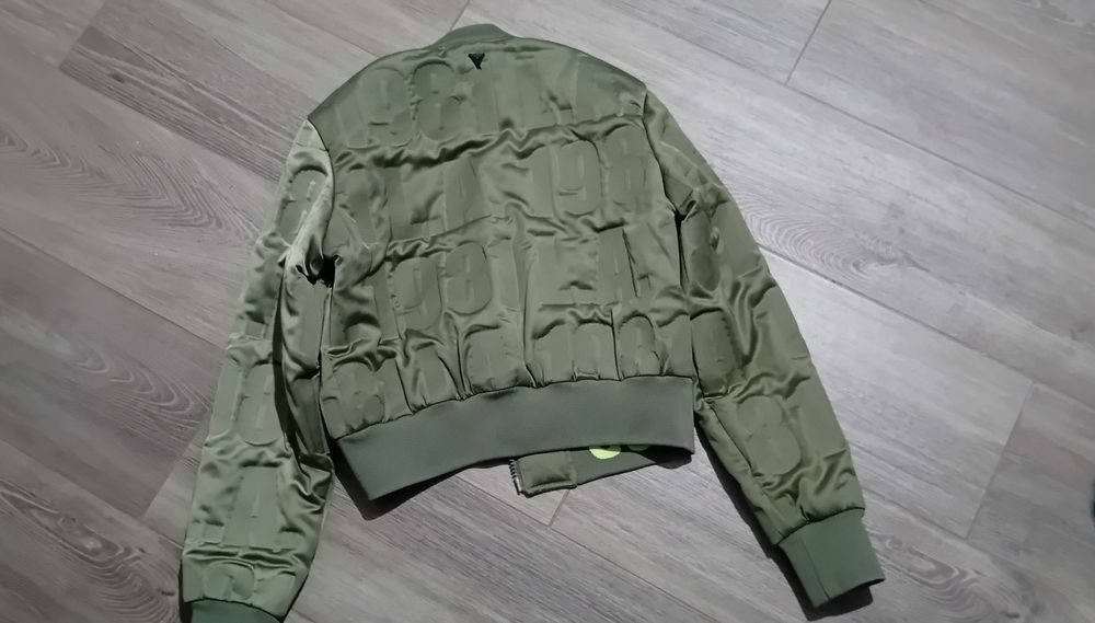 Geaca Guess  damă  originala