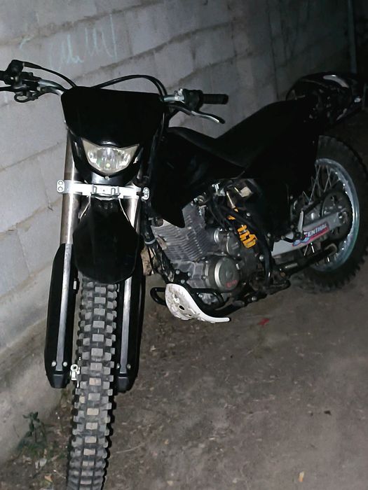 Продаю Эндуро 250куб (165FMM)