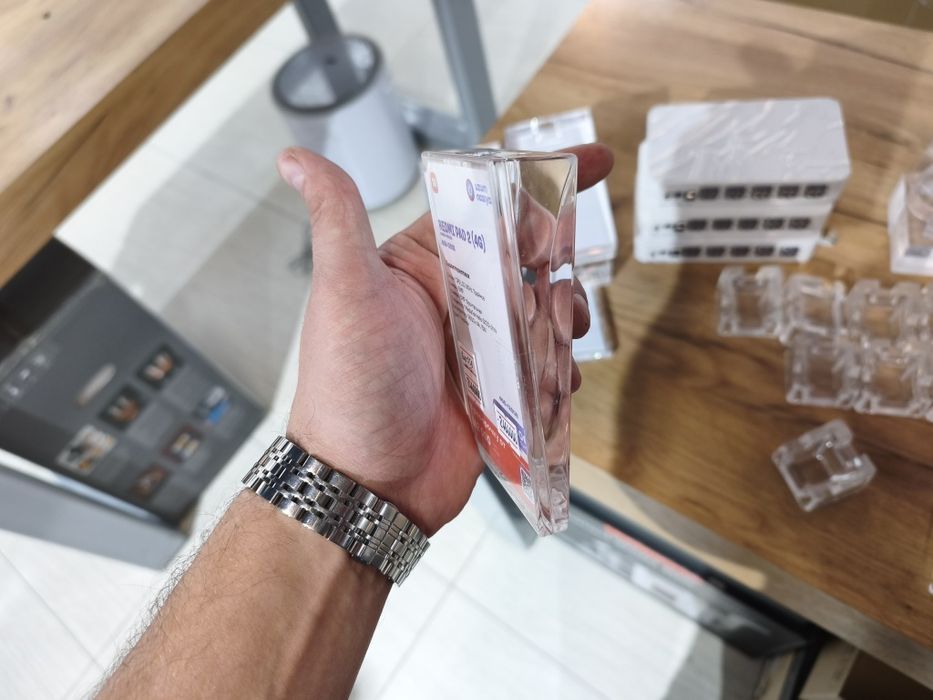 Подставки и ценники для телефонов, планшетов и часов.