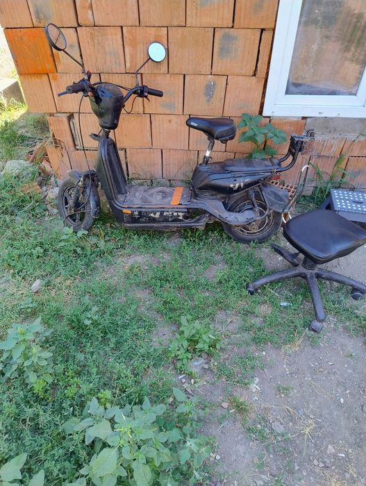 Vând motor electric