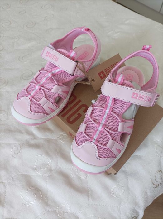 Сандали за момиче