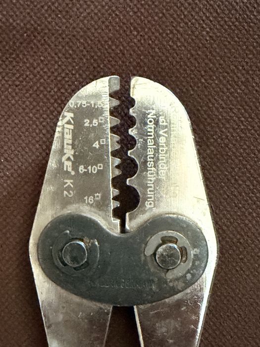 Cleste sertizat papuci electrici