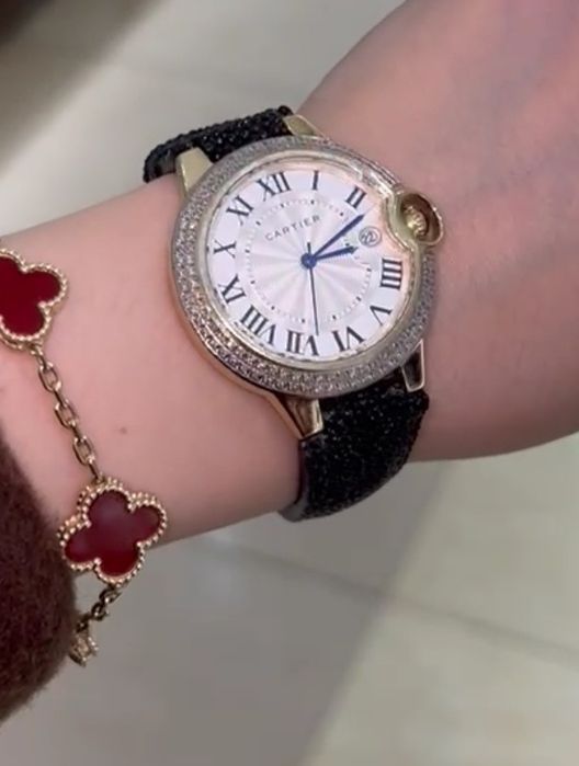 Часы женские золотые